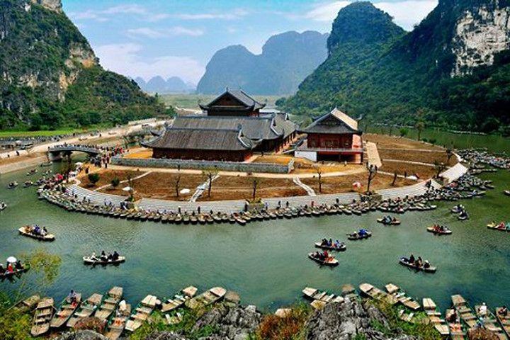 Phương Oanh diện set đồ 50 - Cảm hứng video marketing từ Hotspot Matrix